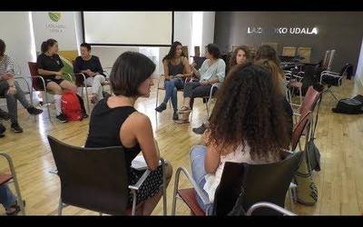Batzar ireki batekin abiatu du ibilbidea Lazkaoko Talde Feministak