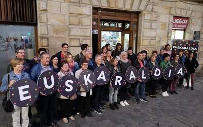 'Belarriprest'-ez "gainezka" egin du Kajoi tabernak