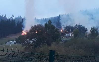 Kontrolatutako sute txiki batzuk egiten ari dira Oñatiko Olabarrieta auzoan