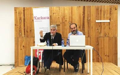 Amarauna saioan Atxagak eta Alegriak Arraunetxen eskainitako hitzaldia izan dute hizpide