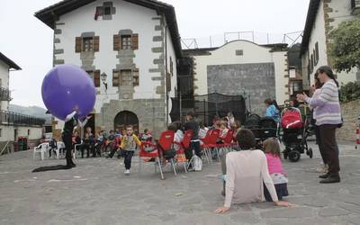 Magia eta puzgarriak izan dituzte Urrozen Malerrekako Kultur Biraren baitan