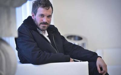 'In Dialogue' dokumentala aurkeztuko du Xuban Intxausti zuzendariak, gaur