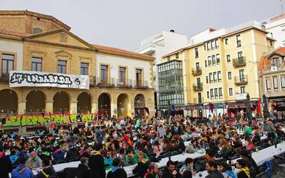 Bihartik aurrera erosi ahal izango dira XIX. Indabadako txartelak