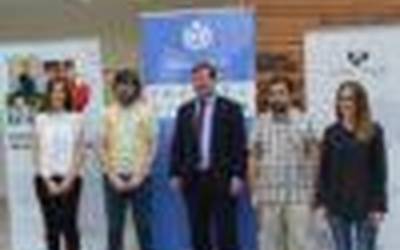 Eusko  Jaurlaritzaren  eta  Euskal  Wikilarien  Kultura  Elkartearen  akordioari  esker,  unibertsitateetako  829  ikaslek  317  artikulu  berri  gehi