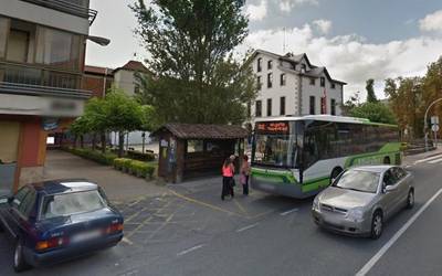 Autobus geltokia handitzeko obrak egiten dabiltza