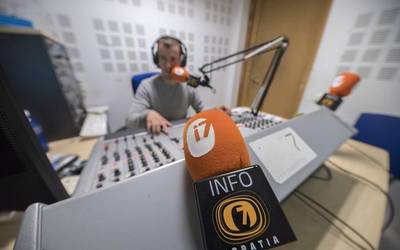 Info 7 Irratia: "EAE mailan emisio lizentzia gehien dituen irratia izango gara eta euskara hutsez gainera!"