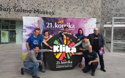 Gares eta Gasteiz lotuko ditu 21. KORRIKAk, euskararen alde «Klika» egiteko