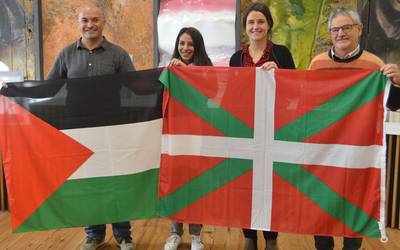«Guztiok egin behar genuke bat, injustiziei aurre egiteko»
