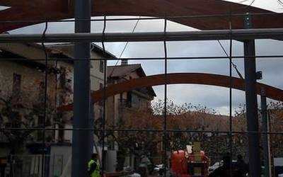 Plazako estalopearen hezurdura ikusgai