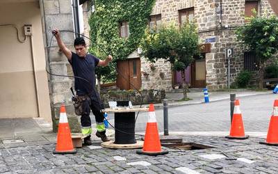 Telefonica operadoreak uda osterako iragarri du zuntz optikoa, Elgetan