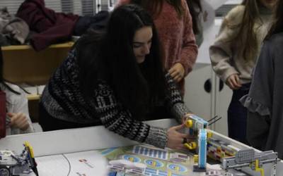 Arizmendi eta Mariaren Lagundiko gazteak EAEko First Lego League txapelketara