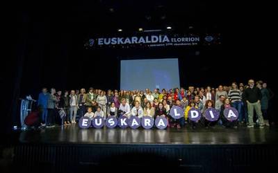 Duela bost urtetik 1,2 puntu igo da euskararen kale erabilera Elorrion