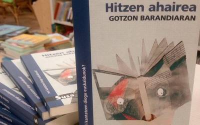Gotzon Barandiaran Durangon 'Hitzen Ahairea' aurkezten