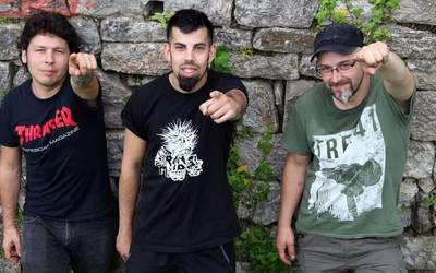“Jendea ez da mugitzen talde berriak ezagutzeko; gurago du hauek etxe albora etorri arte itxaroten egon”