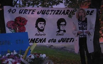 Roberto, Emili eta Zaparen oroimen ekitaldia egin zuten atzo Arrasaten