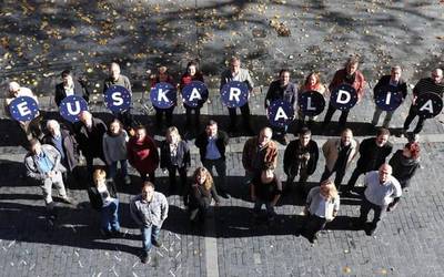 Foru Aldundiko ordezkariak Abbadia sarituekin elkartu dira Euskaraldiarekin bat egiteko