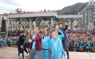 Kirolaren balioen aldeko aldarria Arrasaten, 'haka' baten bidez