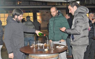 Sagardoaren eta sagardotegien egun haundian parte hartu nahi?