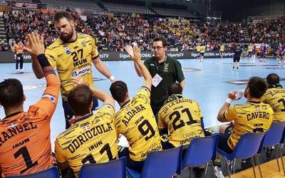 Bidasoak ezin izan du Asobal Kopako finalean Bartzelona garaitu