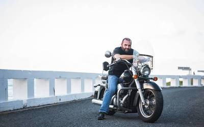 Oporrak bi gurpilen gainean