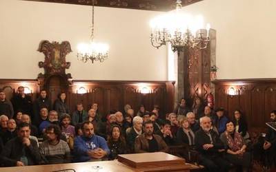 Adostasun zabala dispertsio politikari desadostasuna erakusteko