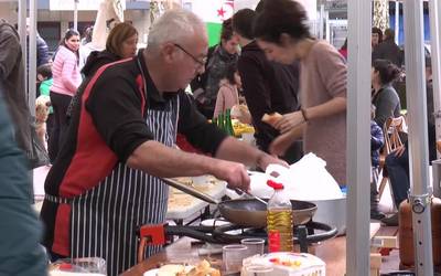 Azpeitiko Sanjuandegi auzoko Azoka Herritik