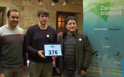 Zozketa bidez erabaki dute zeintzuk izango diren 2019ko Zarauzko Triatloian parte hartuko dutenak