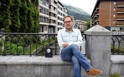 «Gaur ezer ez da sedimentatzen»
