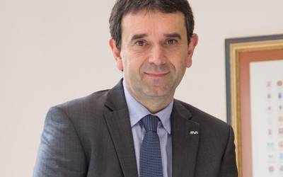 Vicente Atxa beste lau urterako hautatu dute Mondragon Unibertsitateko errektore