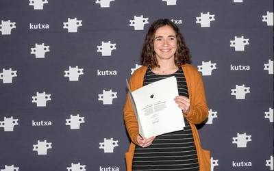 Maitane Alberdik Ikasketa Amaierako Kutxa Saria jaso du