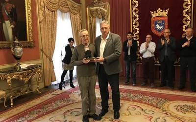 Pello Apezetxeak, etnografo, etnologo eta idazleak jaso du 2018ko Txondorra saria