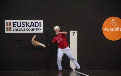 Bi zumaiar bakarkako txapelaren bila