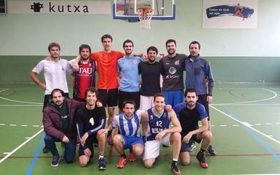 Popezk taldea nagusitu da Gabonetako saskibaloi txapelketan