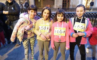 Umeak, gazteak eta helduak korrika, San Esteban krosean