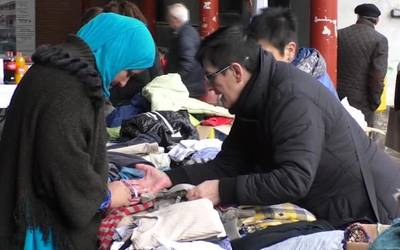 Elkartasun azoka ospatu da Legorretako pilotalekuan