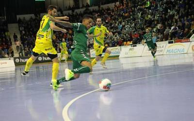 Osasuna Magnak bikain hasi du urtea: 4 eta 3 hartu zuen mendean Jaen