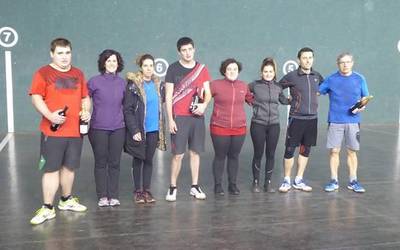 18 bikotek parte hartu dute Sunbillako frontenis txapelketan