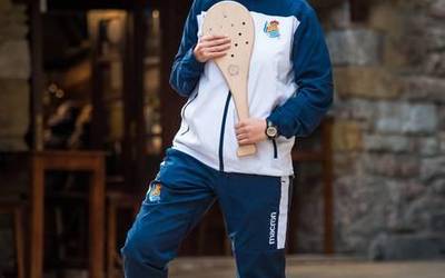 Leire Esnal: "Gero eta indar handiagoa hartzen ari da emakumezkoen pilota eta pala"