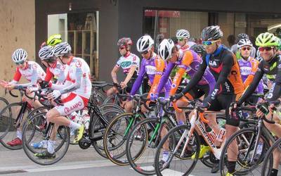 Lagun Onak txirrindulari elkarteak lizentziak berritzeko deialdia egin du