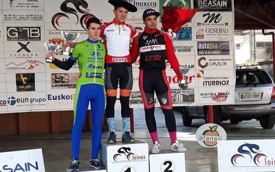 Hirugarren amaitu du Beñat Carbayedak Euskadiko ziklo kros txapelketa