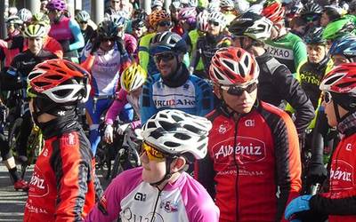 215 txirrindulari Urbasara Altsasuko San Silvestreko Zikloturista Martxan