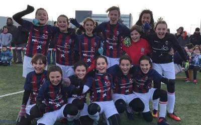 Doneztebeko San Miguel ikastetxeko neskek irabazi dute Nafarroako eskolen arteko futbol txapelketa