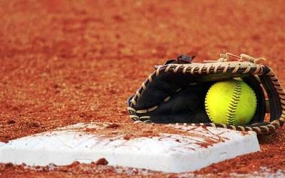 Larunbatean gaztetxoen Sofbol Txapelketa Mistoa jokatuko da Karela Kiroldegian