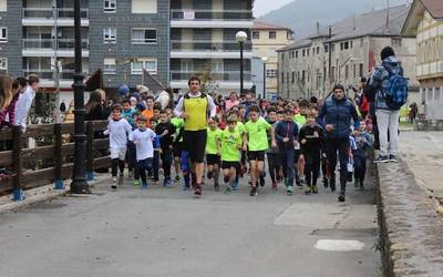 Irudietan: Orioko haurren San Silbestre lasterketa