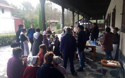 Zingiran festa izan zuten atzo udazkena agurtu eta neguari ongi etorria emateko