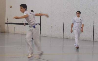 Finalak, Hernaniko eta etxeko pilotariak tarteko