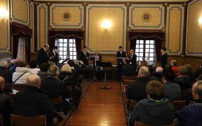 Bergarako Txistulari bandaren emanaldia gaur eguerdian