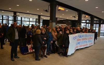 Azpeitiko pentsiodunak itzuli dira plazara