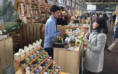 Moda jasangarriaren desfilea egingo dute Durangoko Berdeago azokan