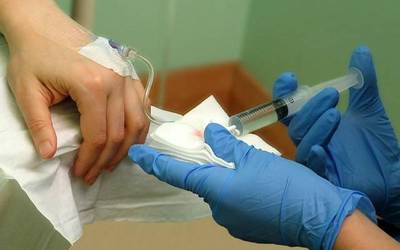 Osasun sailak 406an handitu du langile medikoen lanpostu finkoen kopurua legealdi honetan